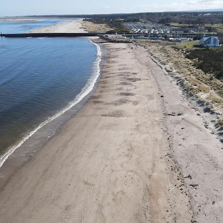 Colin Young Place Nairn Exteriör bild