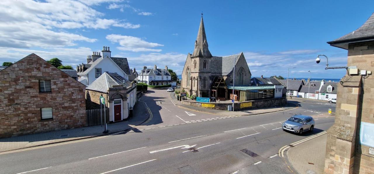 Colin Young Place Nairn Exteriör bild