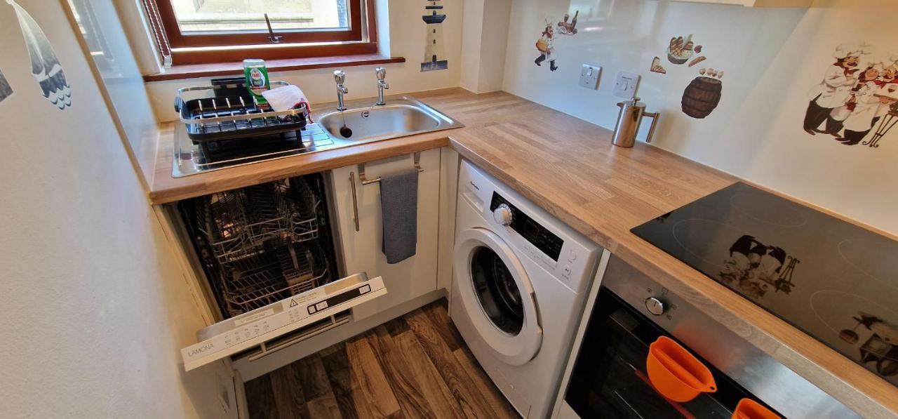 Colin Young Place Nairn Exteriör bild